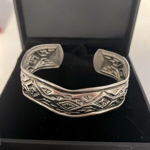 Vintage Southwestern Design Silver tone Adjustable Cuff Bracelet
